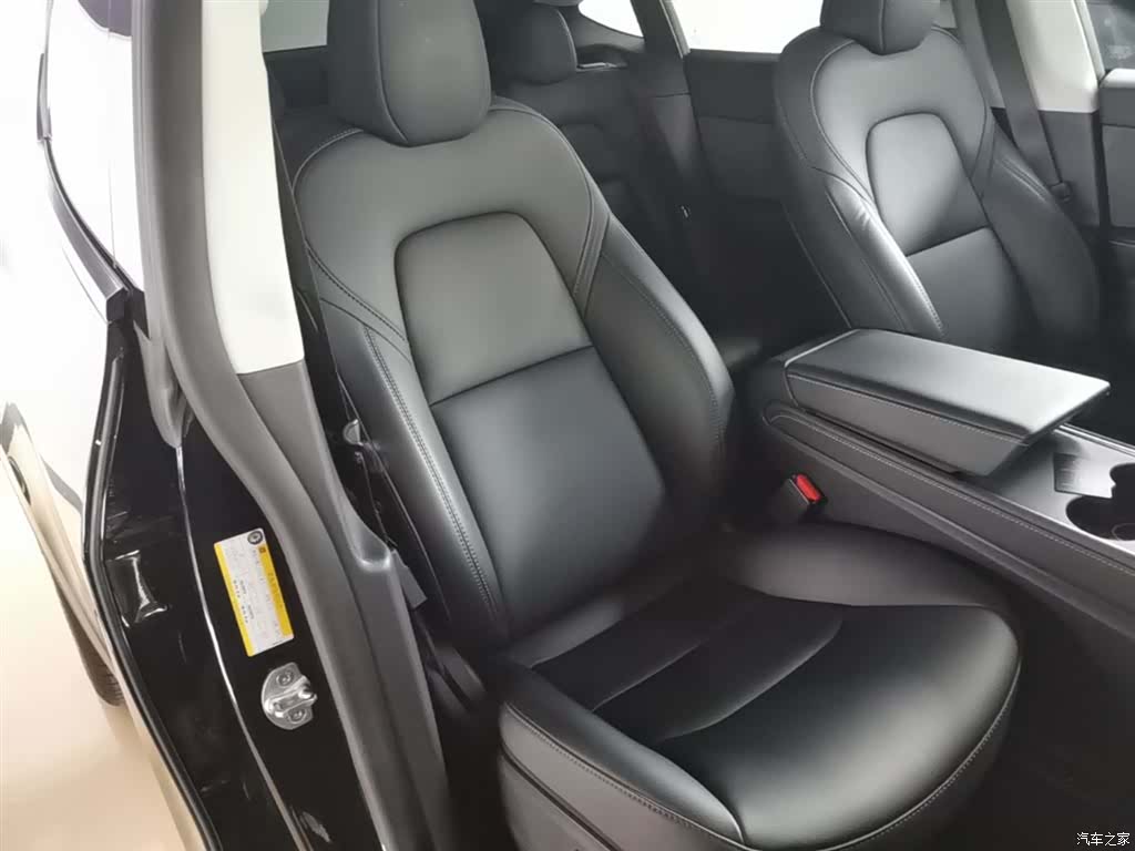 Tesla Model Y, 2023 25