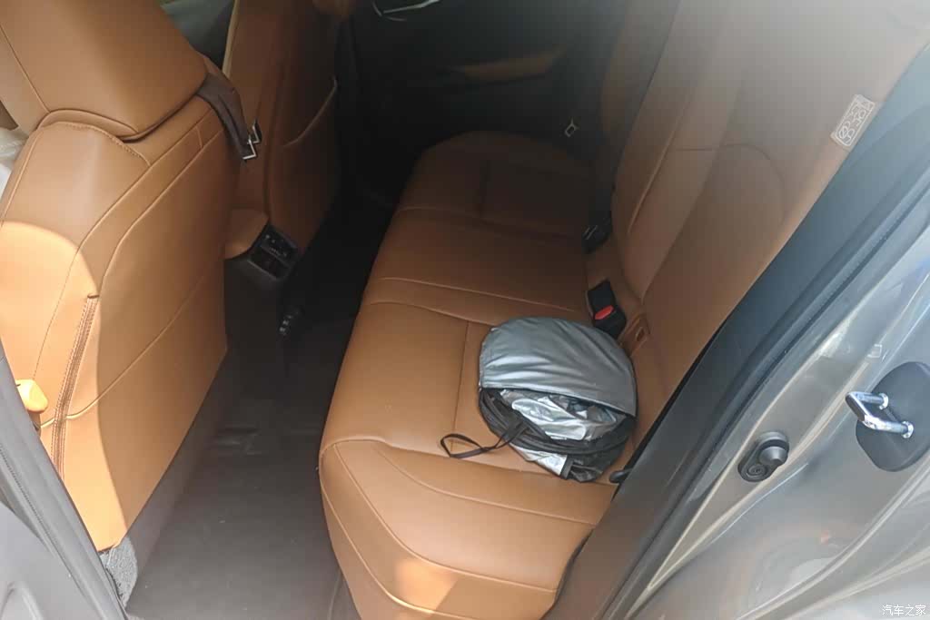Lexus UX, 2021 11