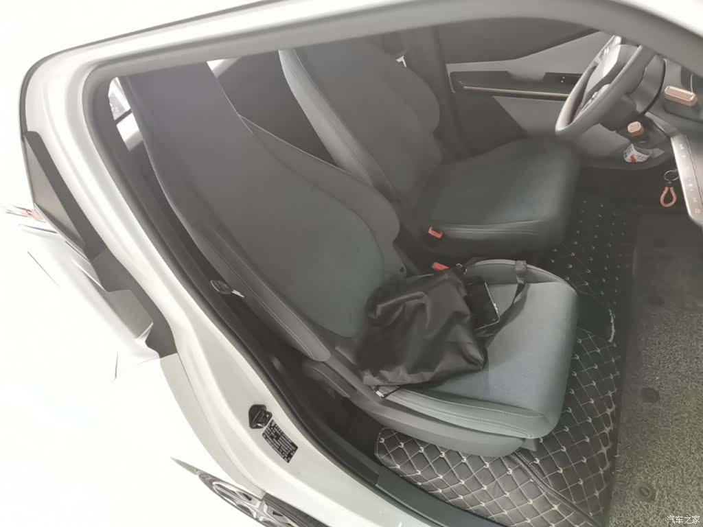 Wuling E200, 2019 25