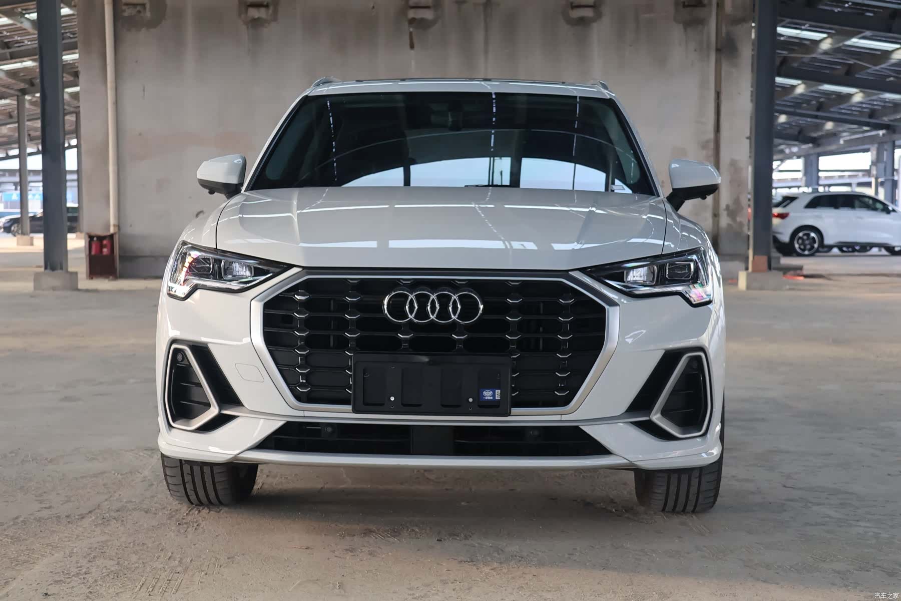 Audi Q3, 2023 2