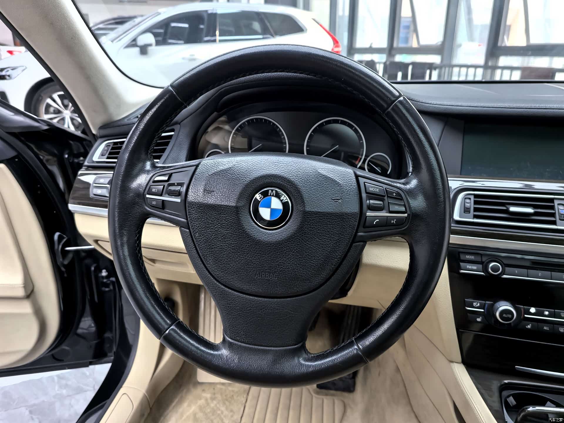 BMW 7 Series, 2011 все фото
