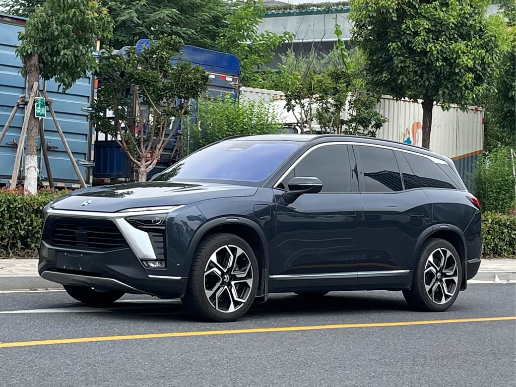 NIO ES8