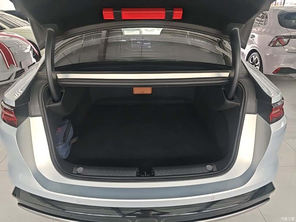 BYD Han, 2025 19