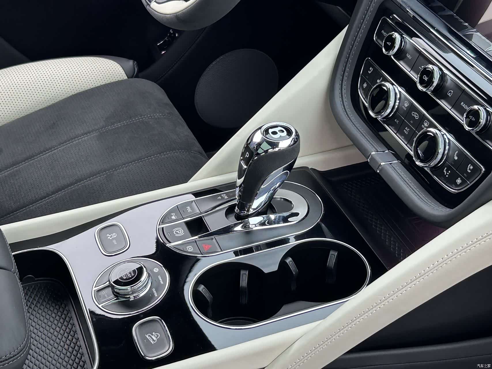 Bentley Bentayga, 2023 7