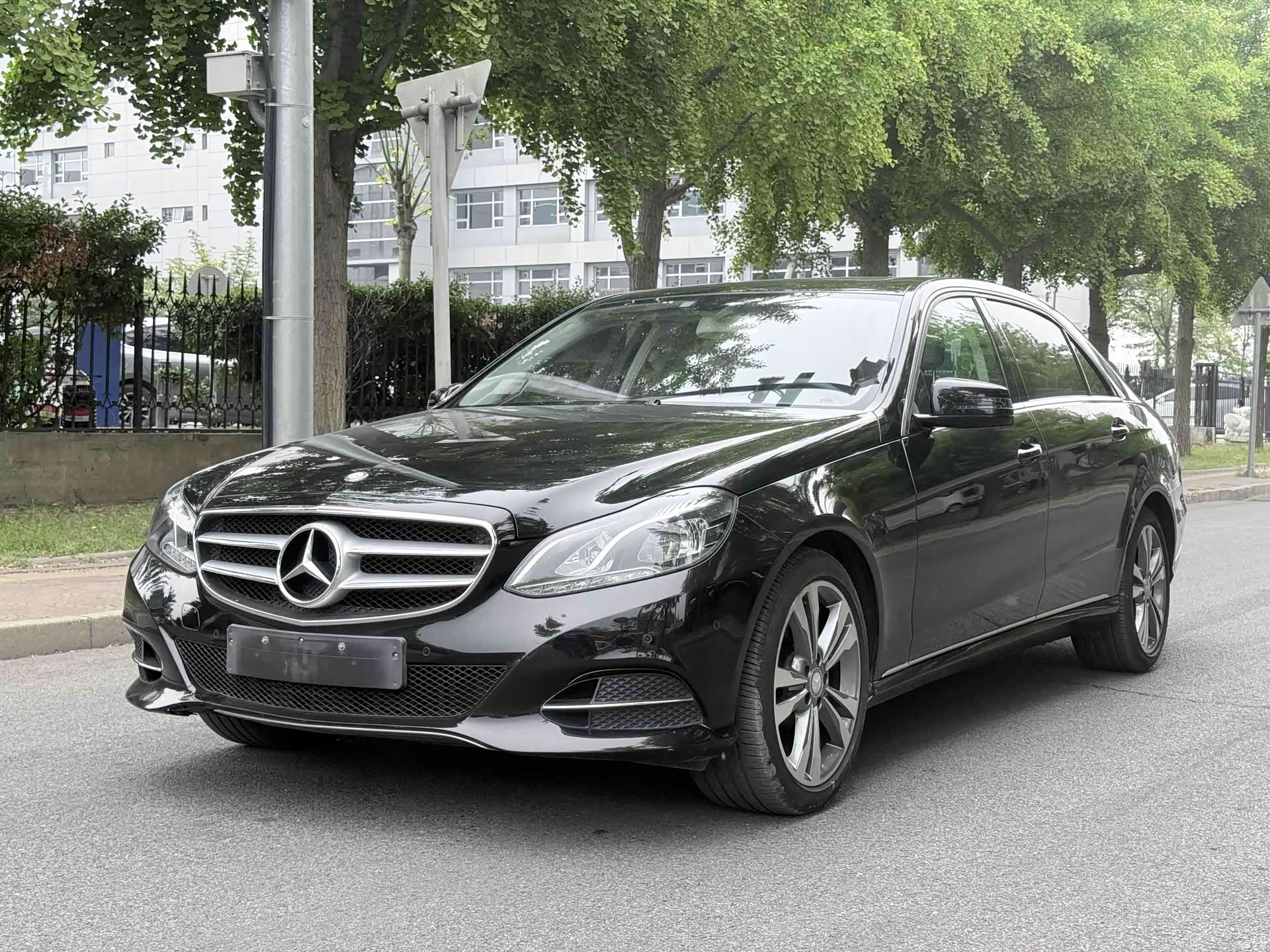 Mercedes-Benz E-Class, 2014 1