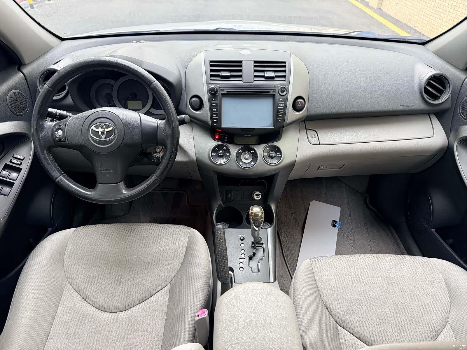 Toyota RAV4, 2011 все фото