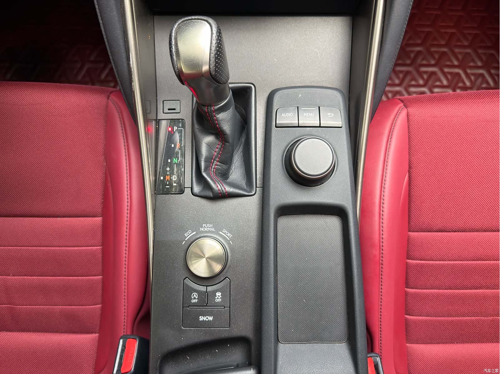 Lexus IS, 2018 21