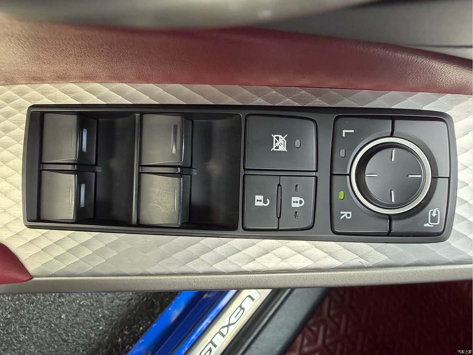 Lexus IS, 2018 25