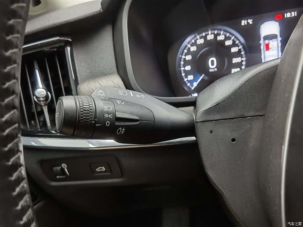 Volvo V90, 2019 21