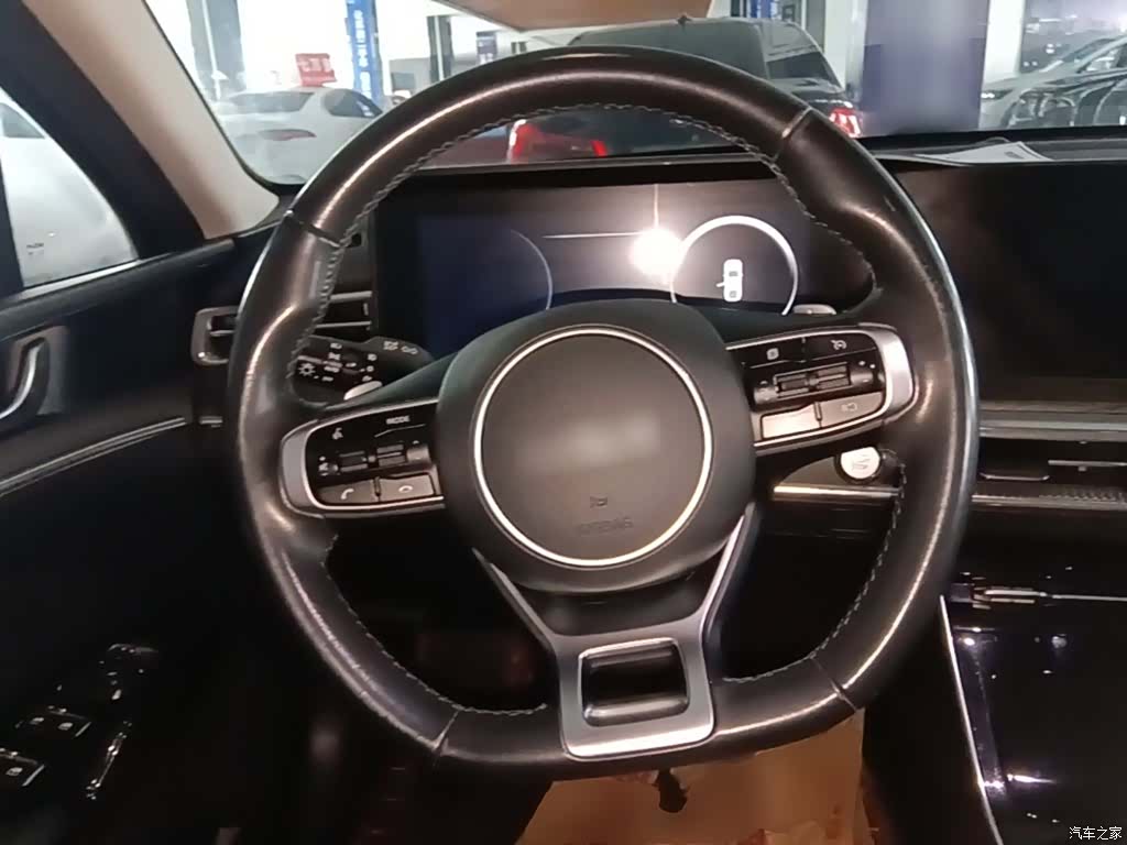 Kia K5, 2022 11