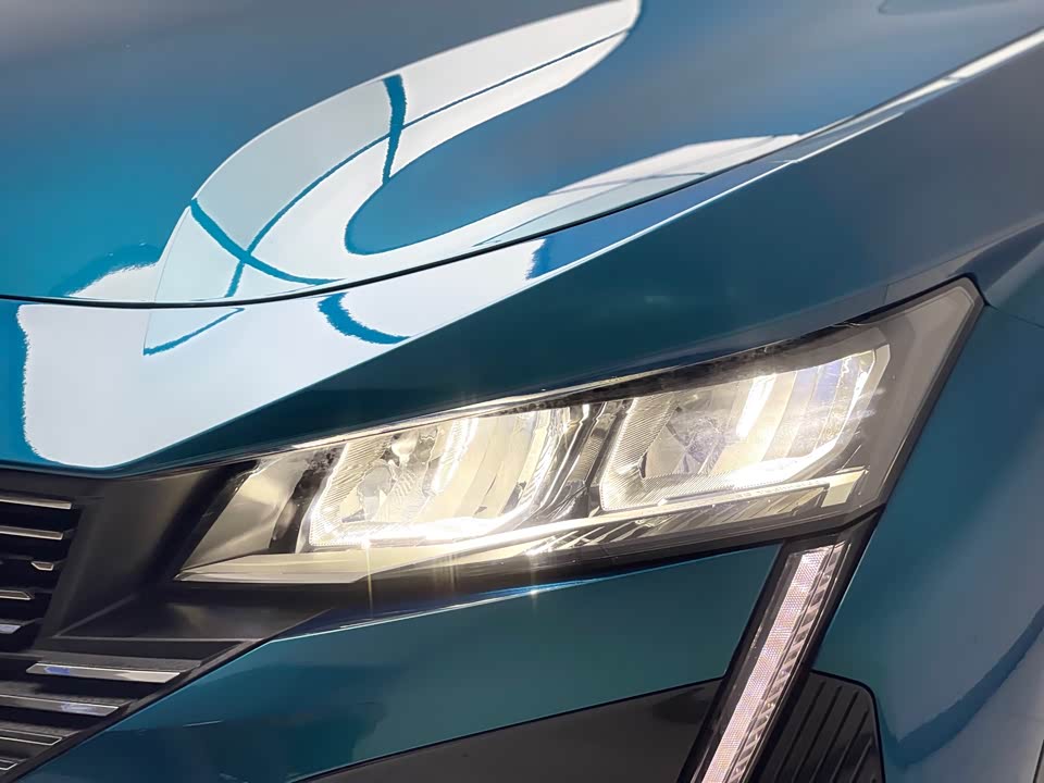 Peugeot 408X