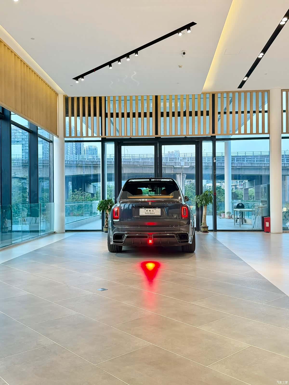 Rolls-Royce Cullinan, 2019 все фото
