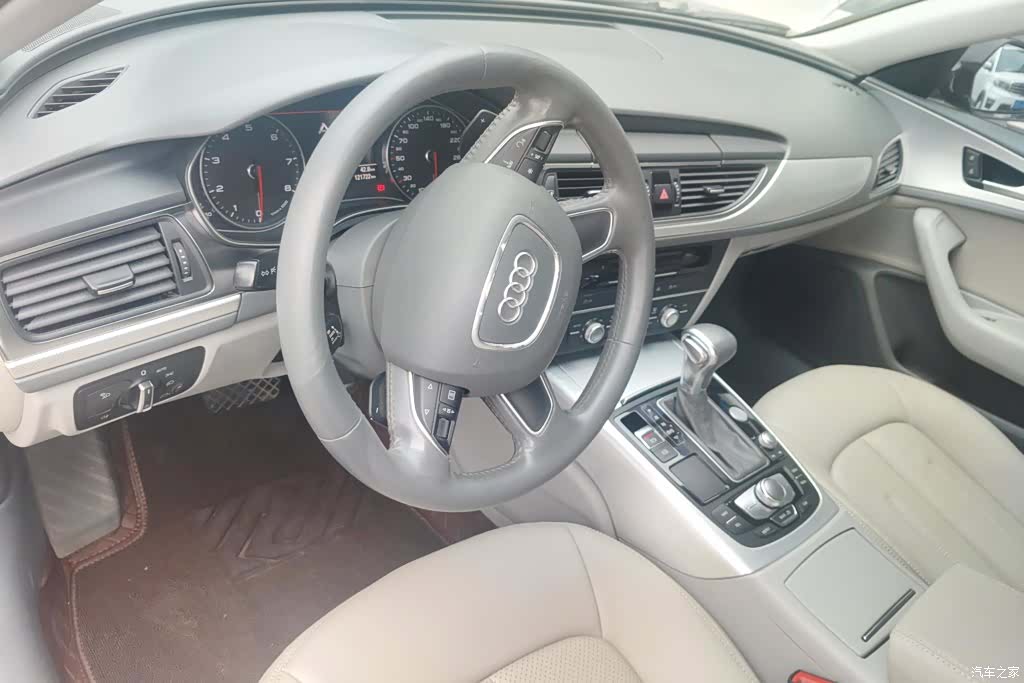 Audi A6L, 2015 12