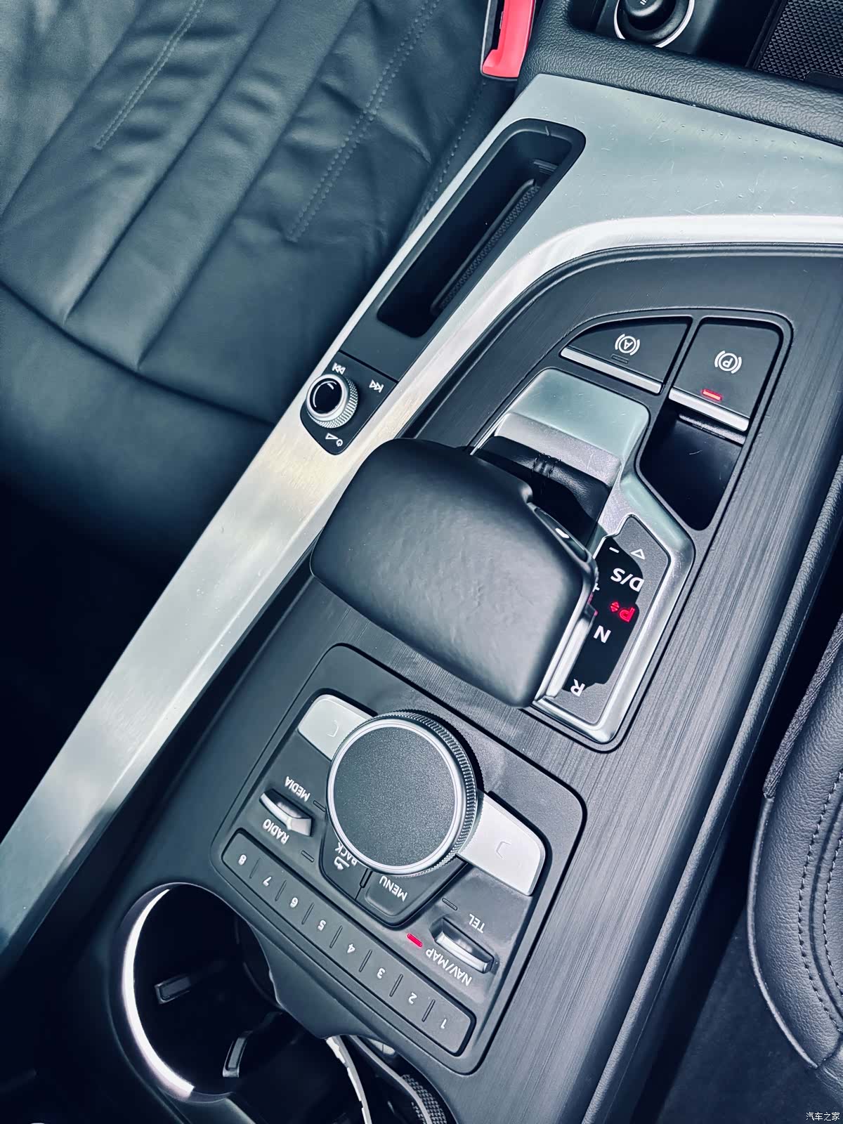 Audi A4L, 2019 12