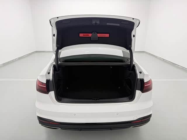 Audi A4L 2021, фото 12