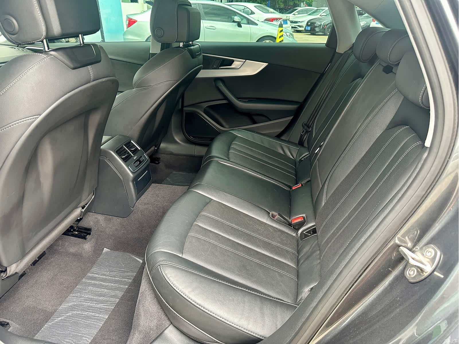 Audi A4L, 2023 9