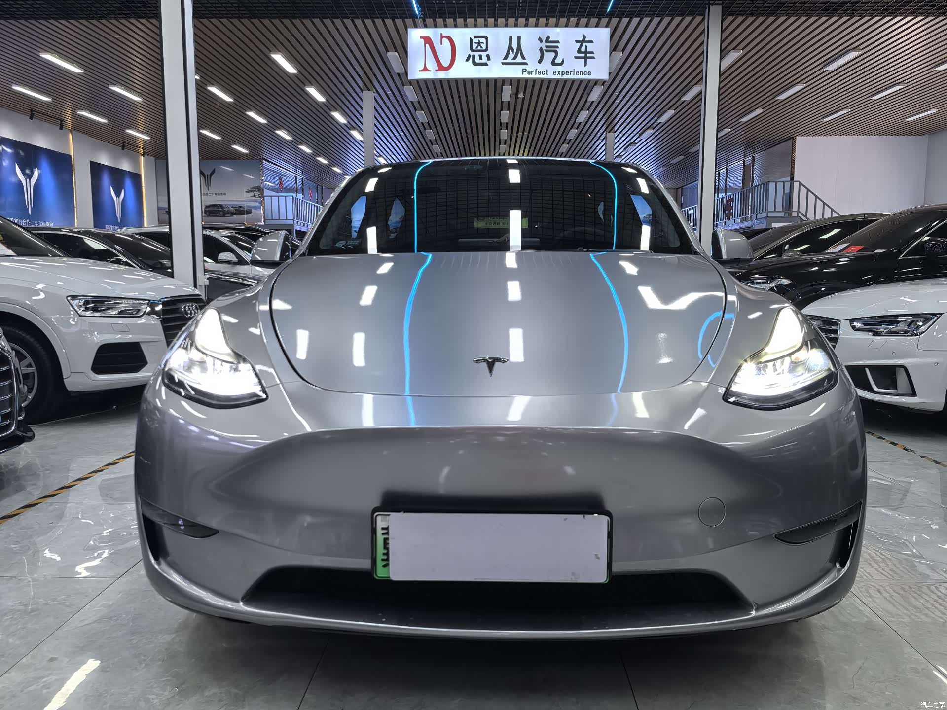 Tesla Model Y, 2022 2