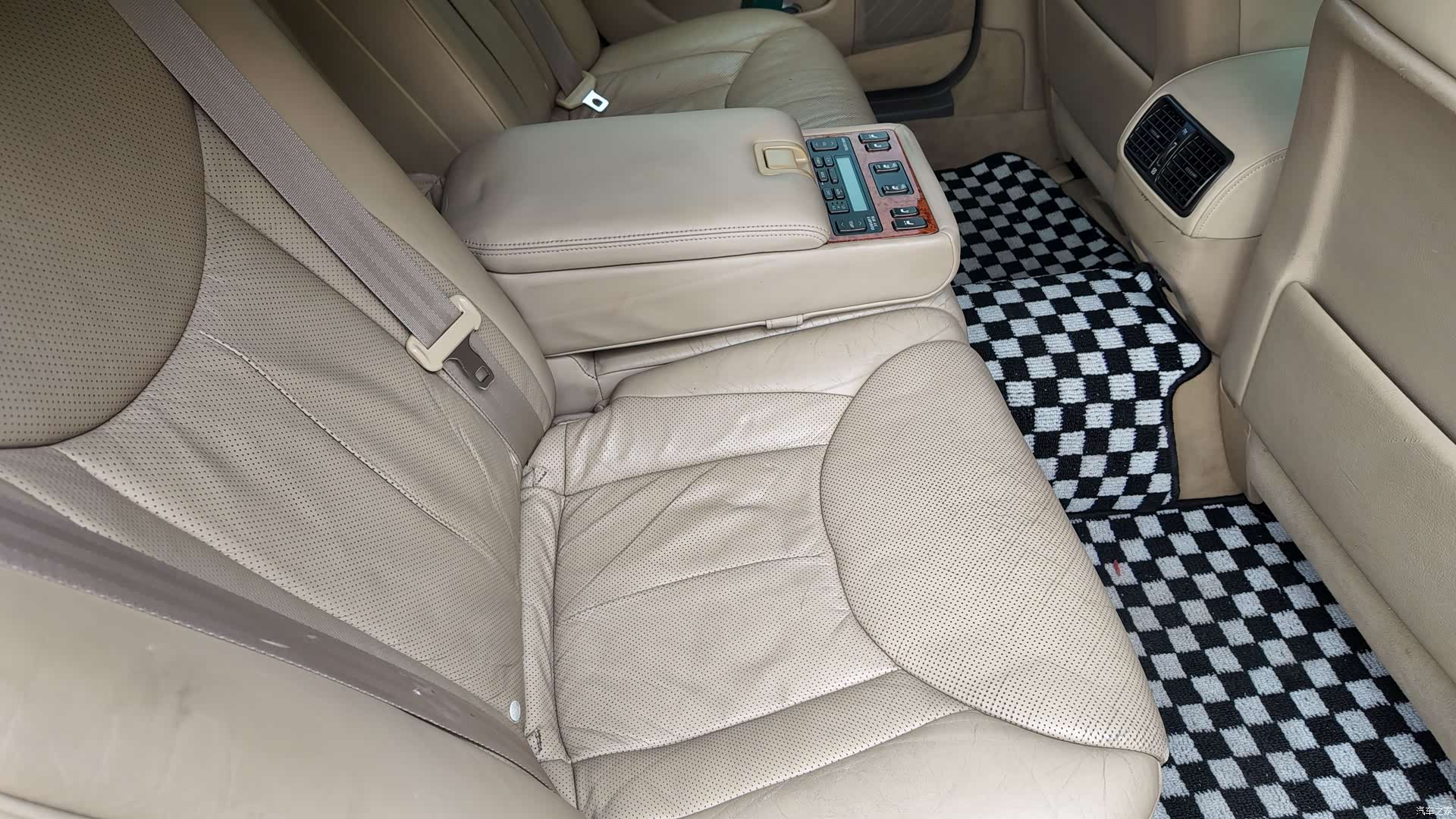 Lexus LS, 2004 38