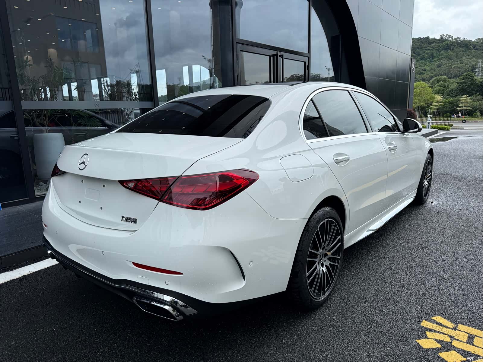Mercedes-Benz C-Class, 2026 10