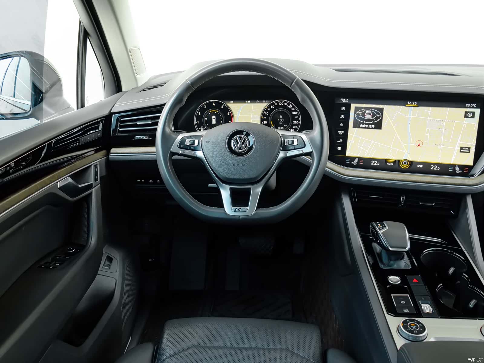 Volkswagen Touareg, 2020 16
