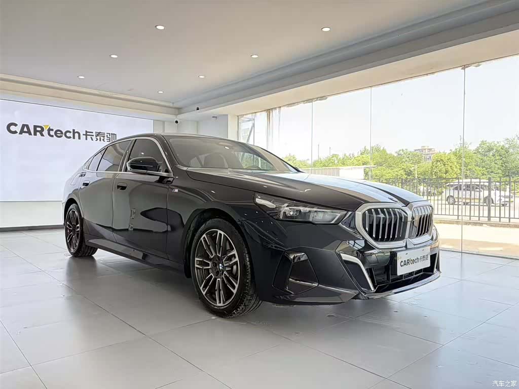 BMW 5 Series, 2025 2
