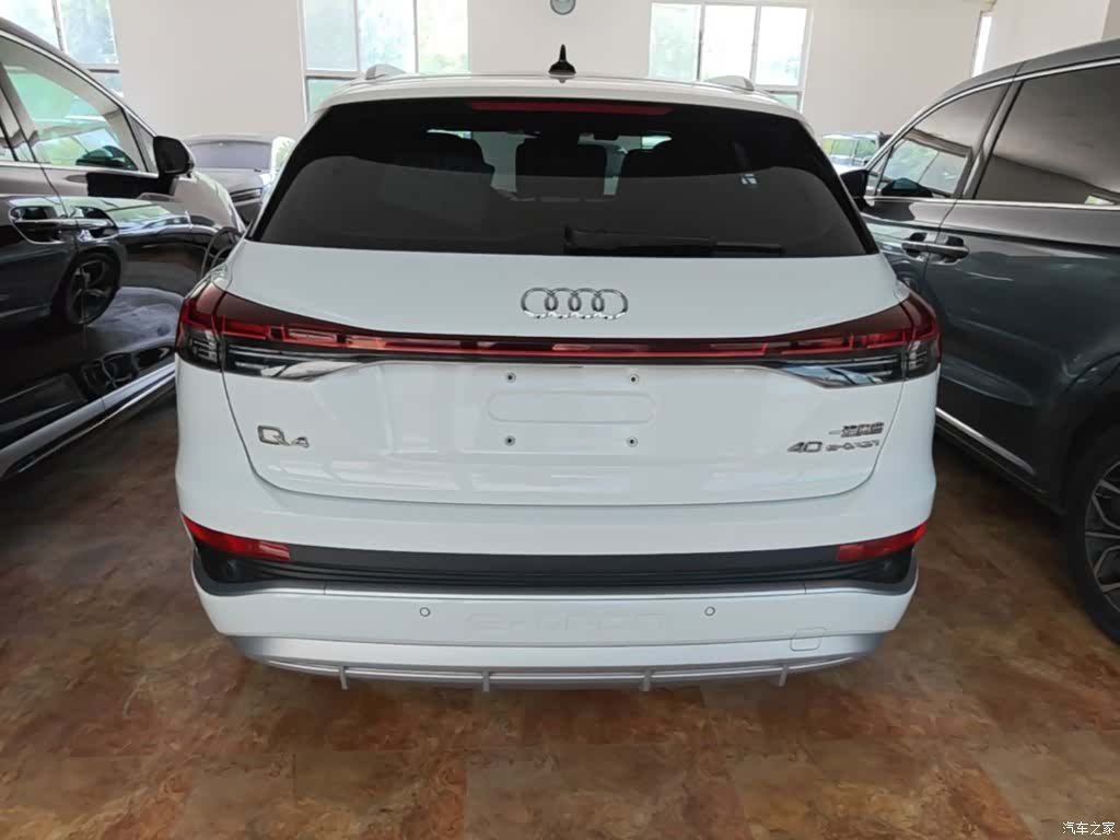 Audi Q4 e-tron, 2024 6