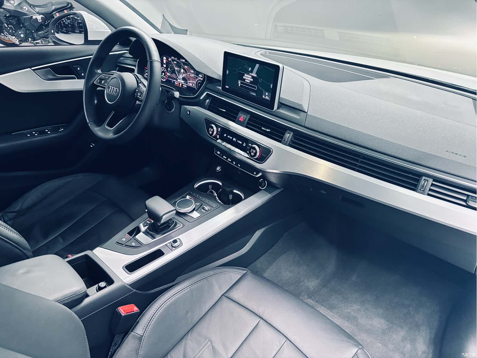 Audi A4L, 2019 15