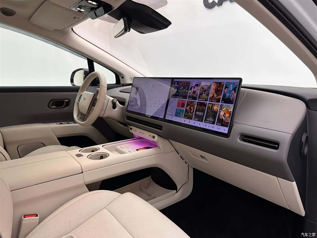 Li Auto i8, 2025 11
