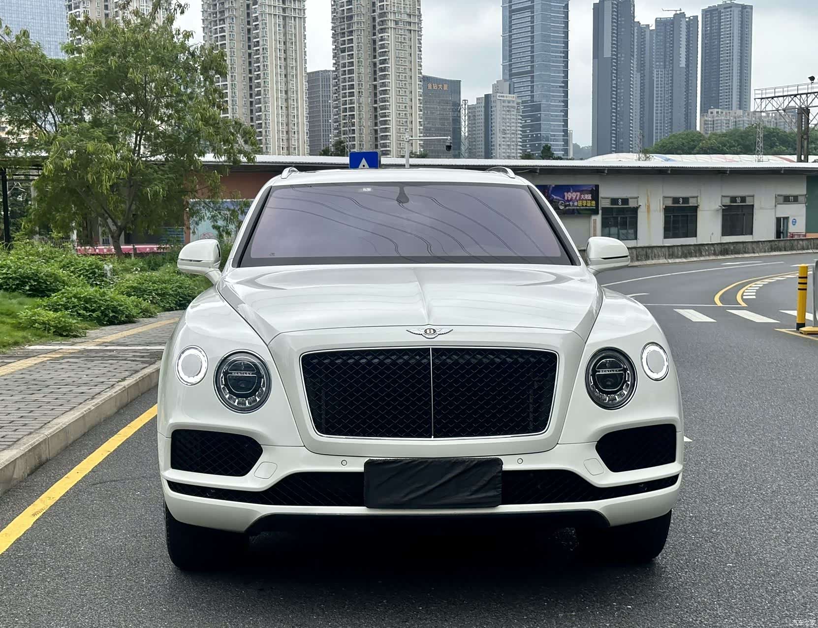 Bentley Bentayga, 2019 3
