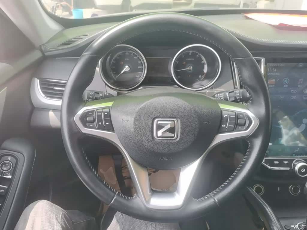 Zotye SR7, 2017 11