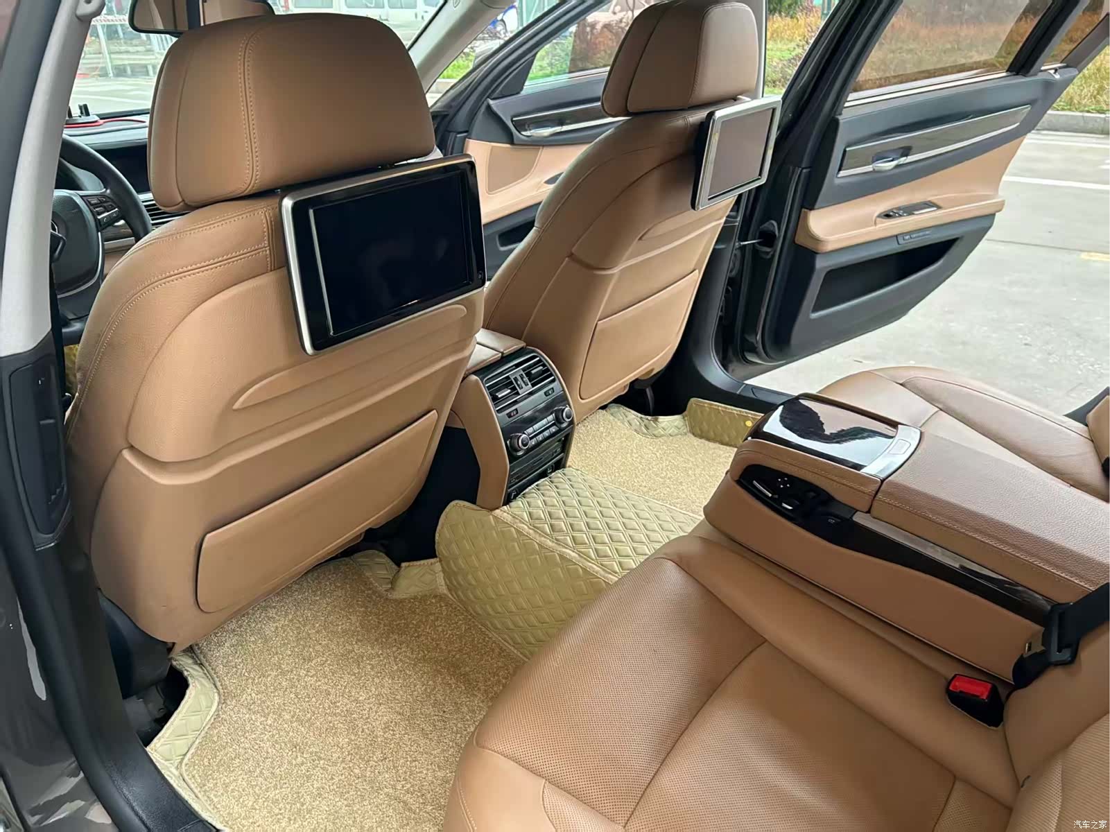 BMW 7 Series, 2013 11
