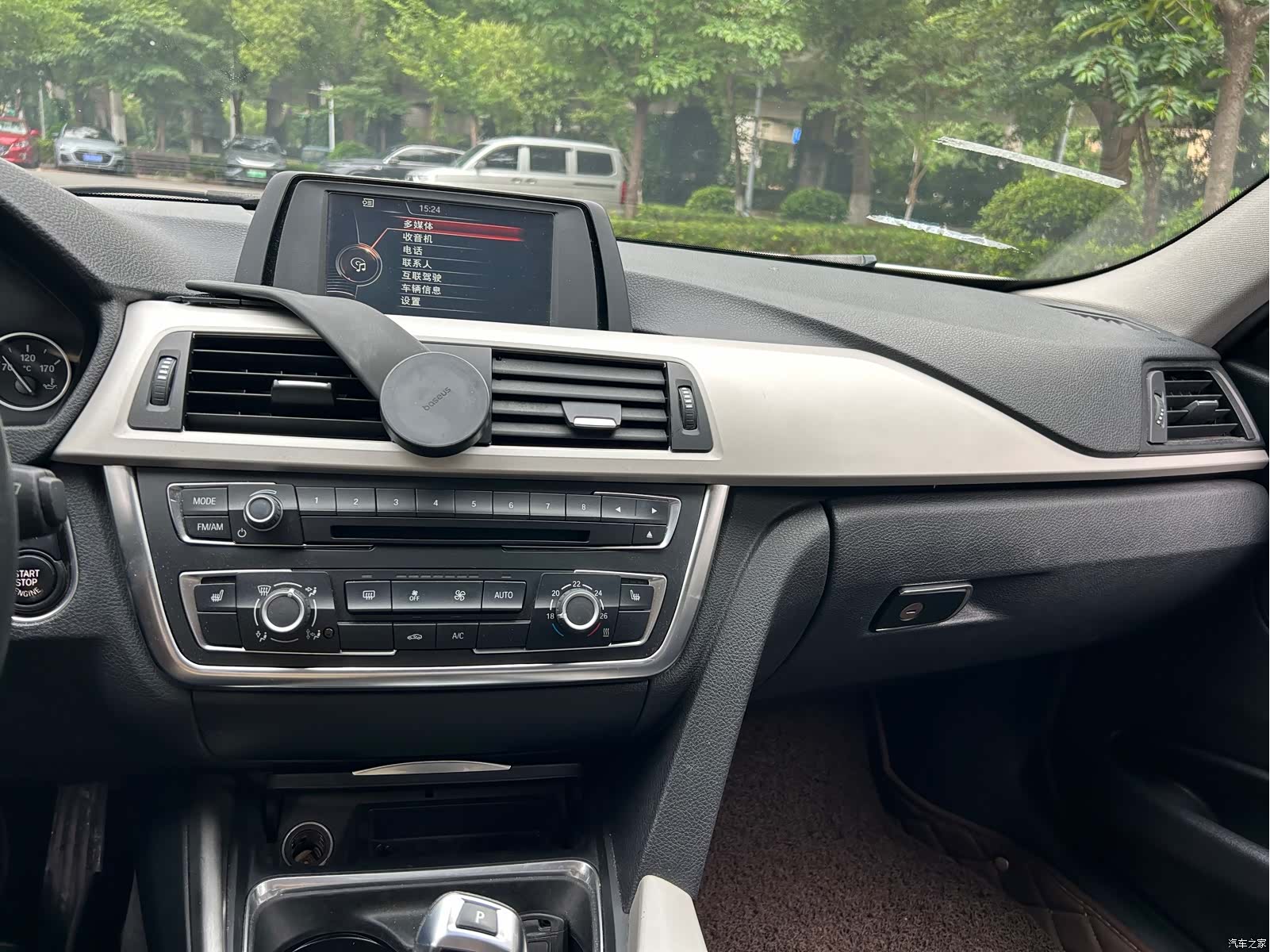 BMW 3 Series, 2015 11