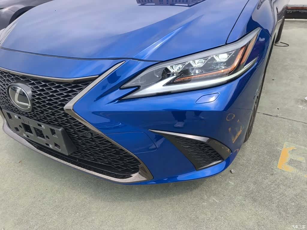 Lexus ES, 2019 24