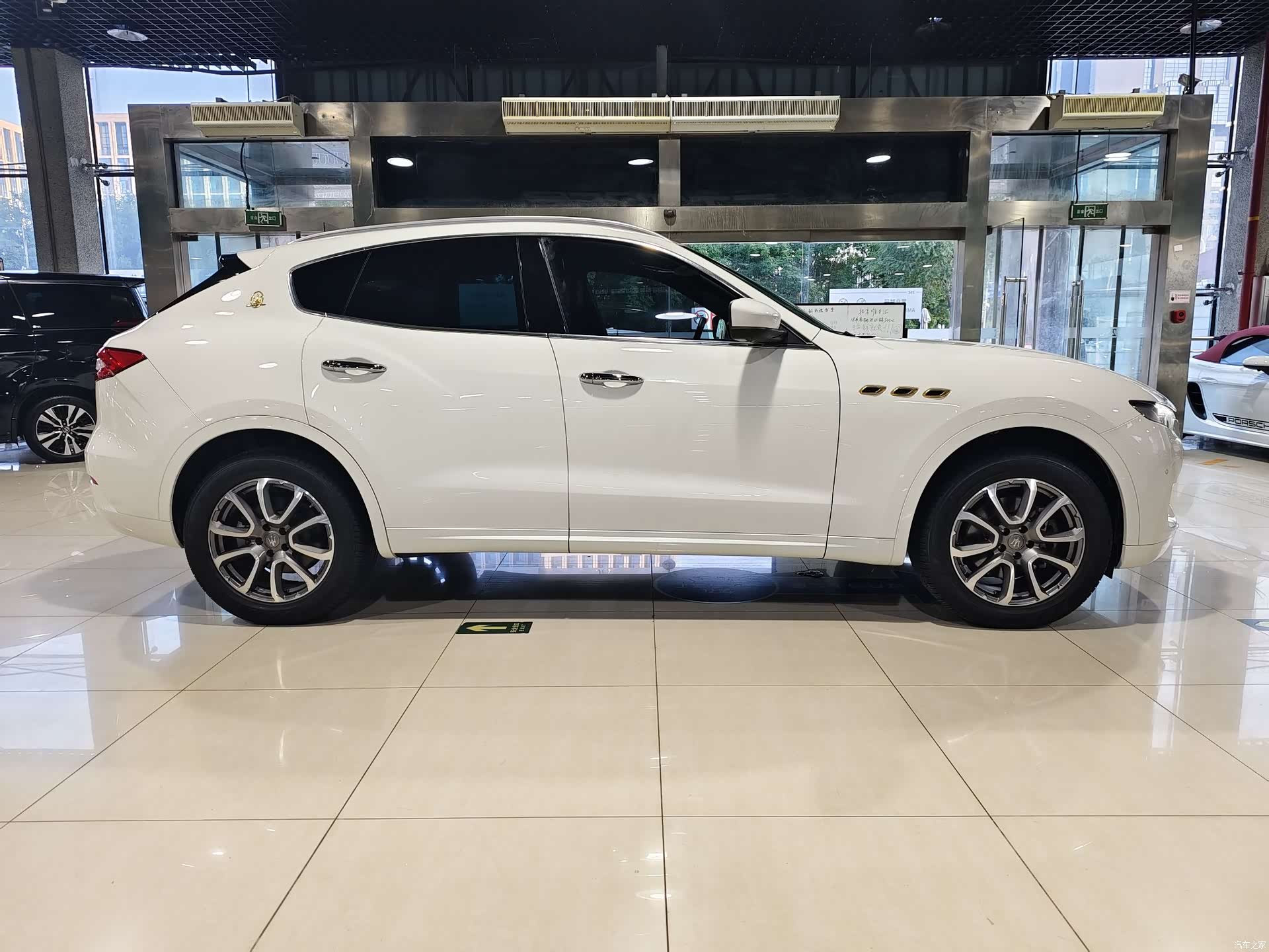 Maserati Levante, 2018 6