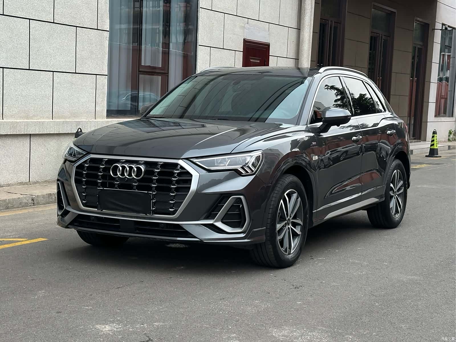 Audi Q3, 2022 1