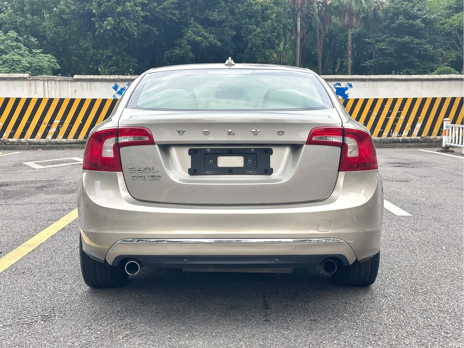 Volvo S60, 2014 15