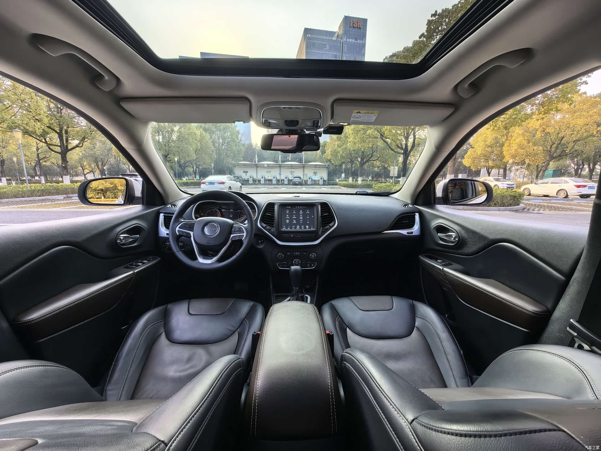 Jeep Cherokee, 2021 13