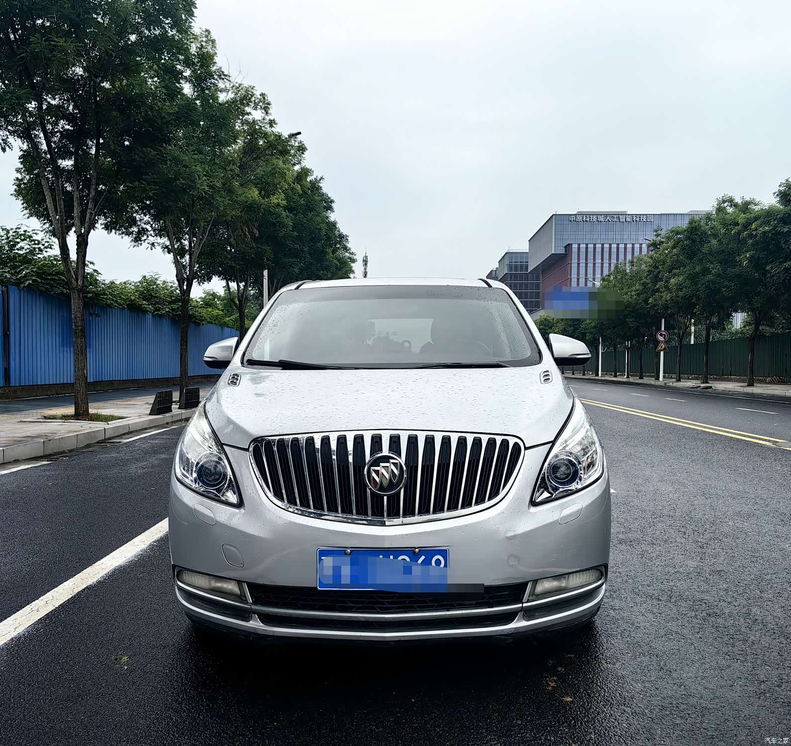 Buick GL8, 2012 2