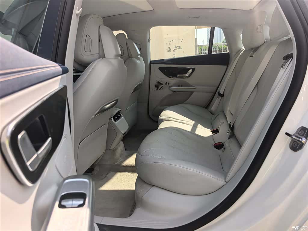 Mercedes-Benz EQE, 2025 15