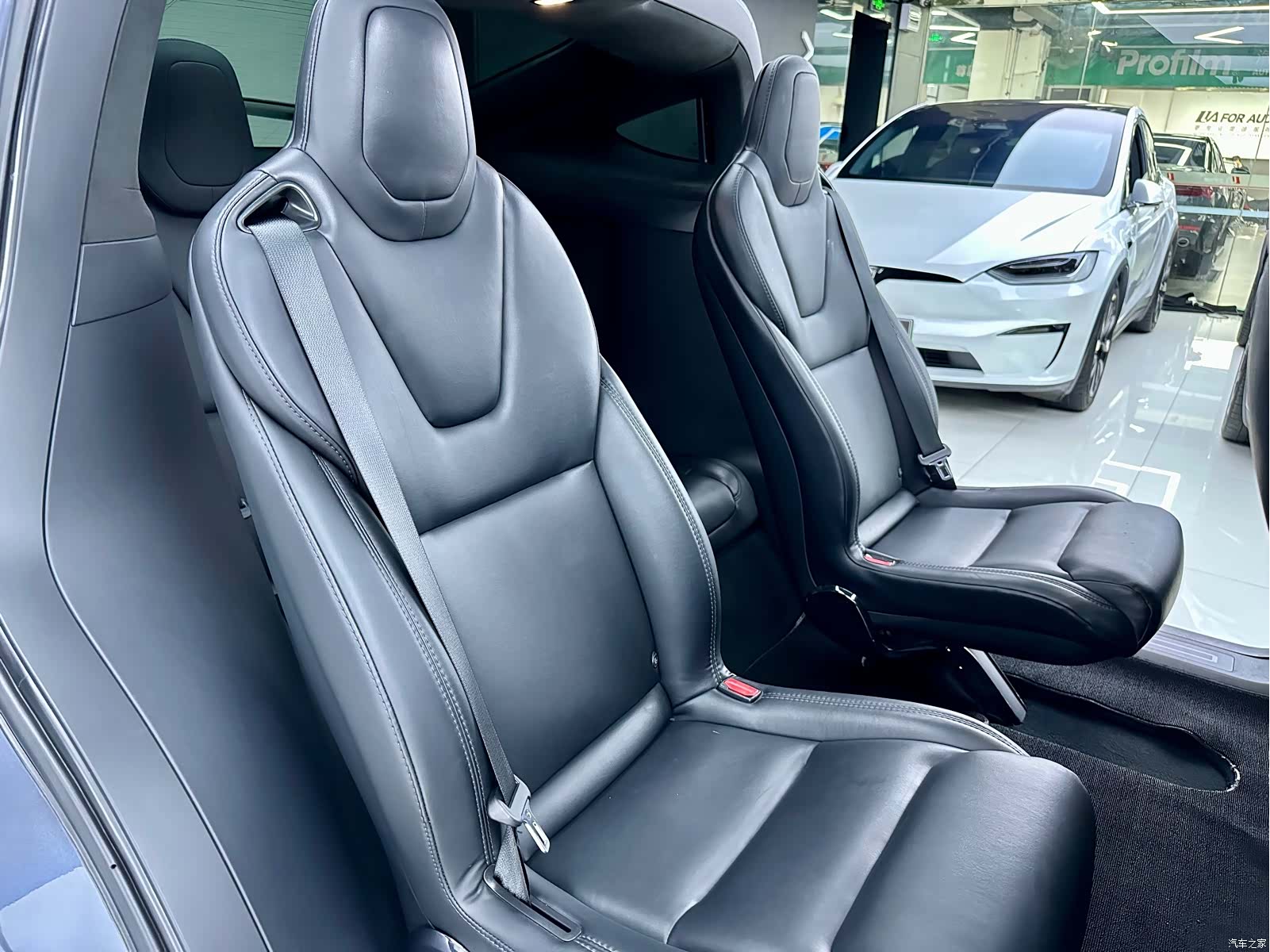Tesla Model X, 2020 11