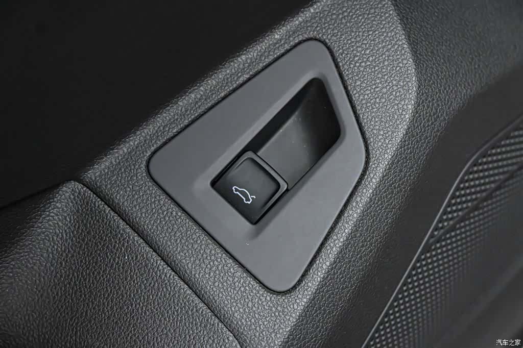 Volkswagen Touareg, 2023 25