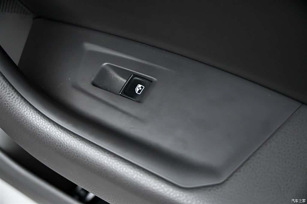 Volkswagen Touareg, 2023 31