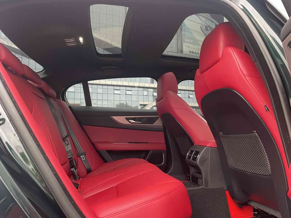 Jaguar XEL Jaguar XEL