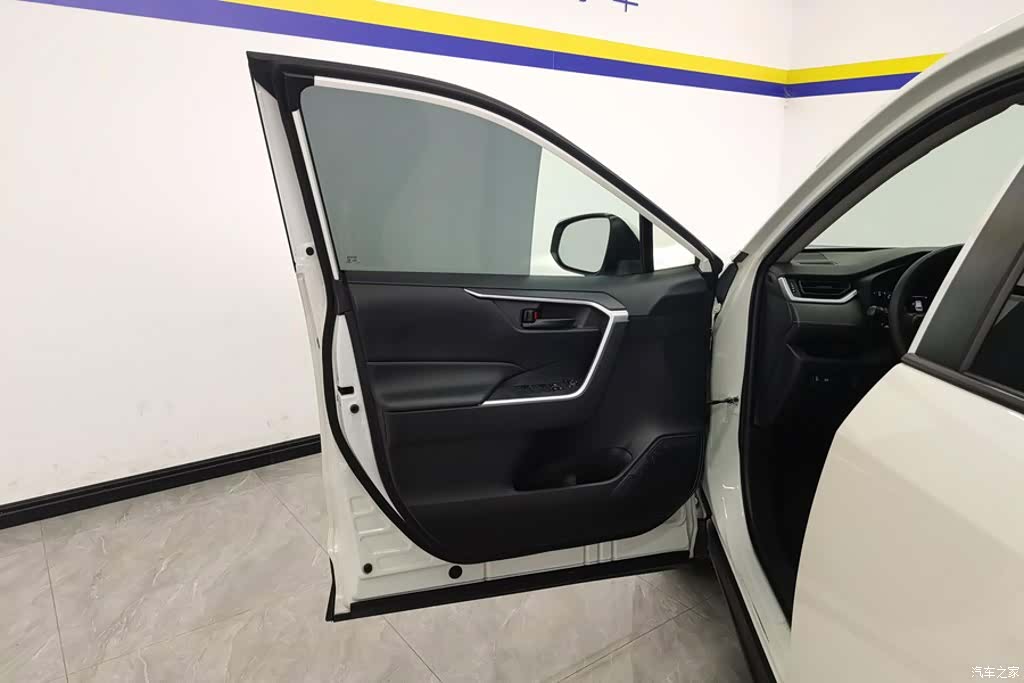 Toyota RAV4, 2020 7
