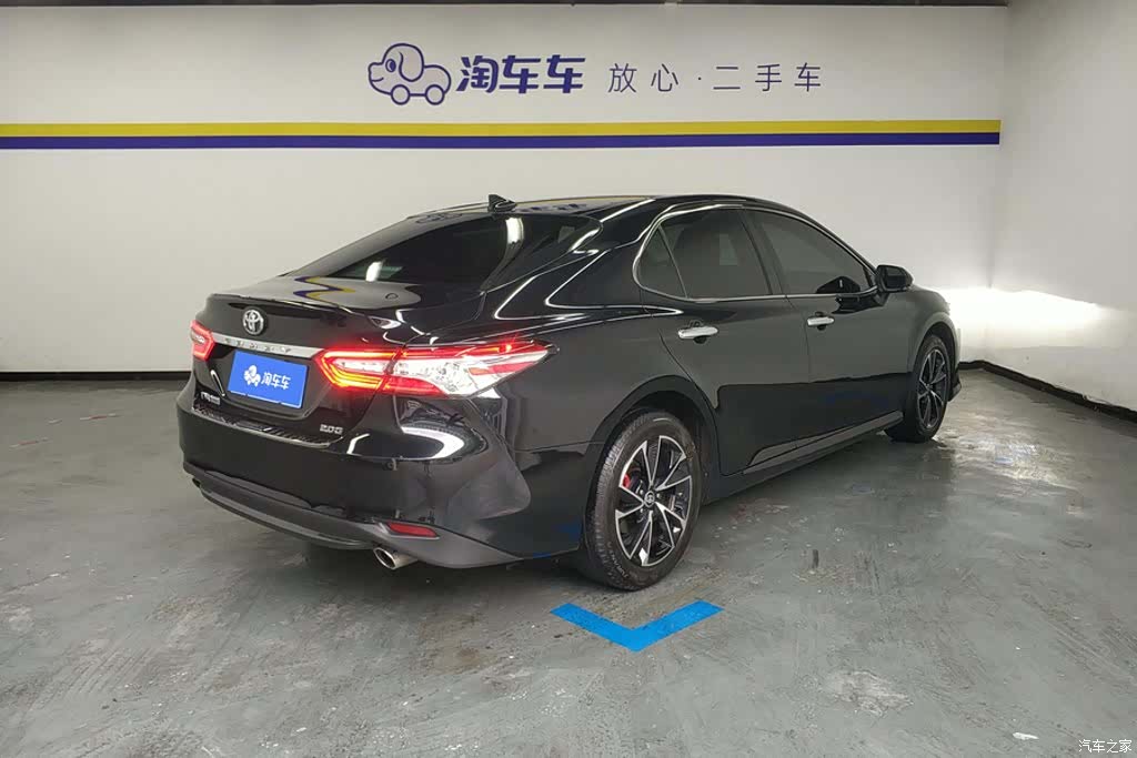 Toyota Camry, 2023 3