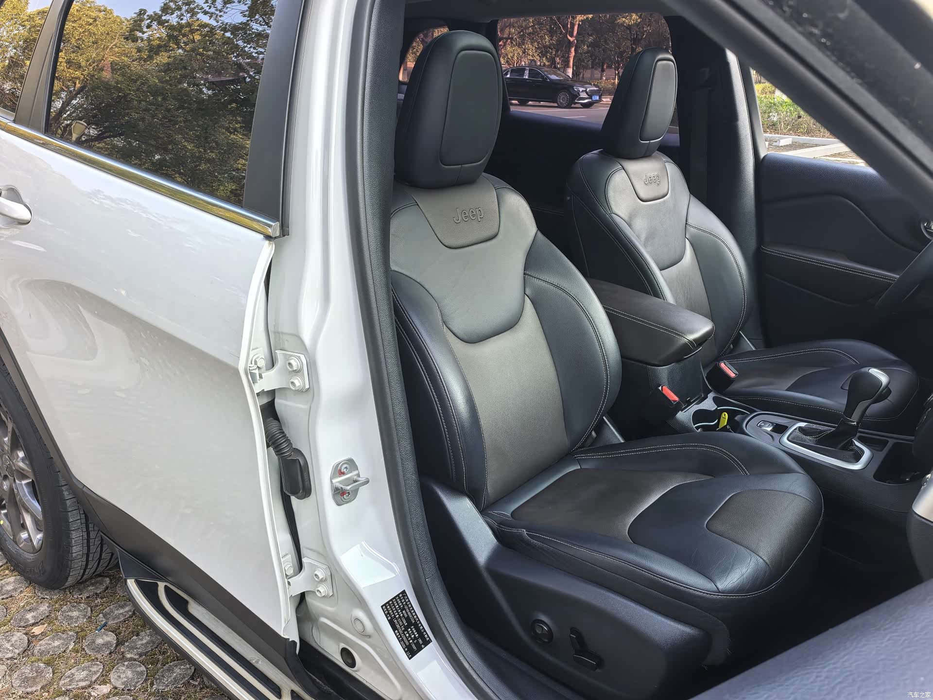 Jeep Cherokee, 2021 25