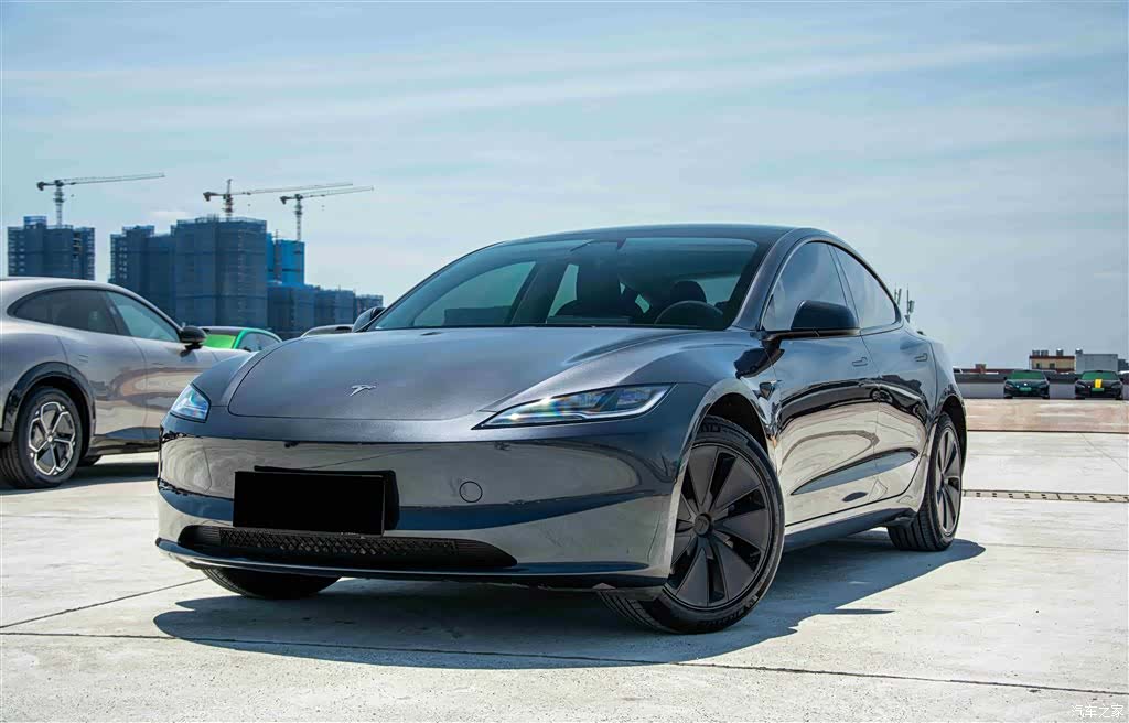 Tesla Model 3, 2024 1