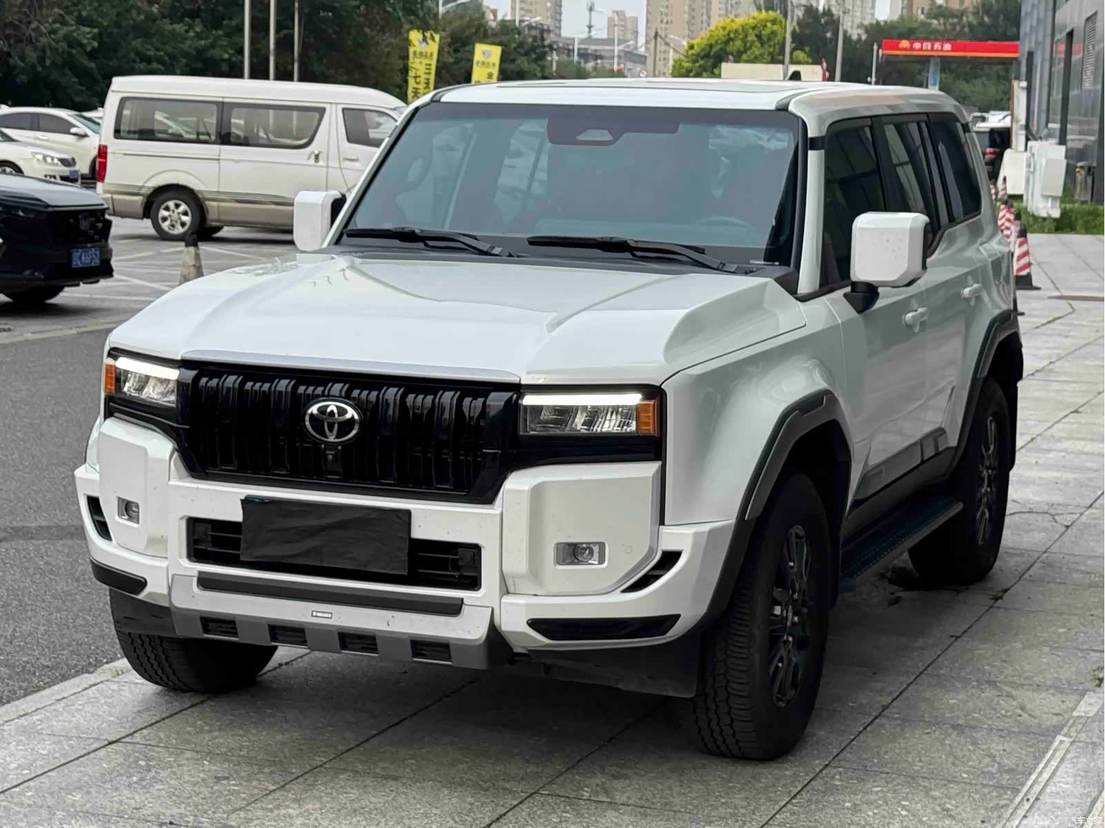 Toyota Prado, 2024 3