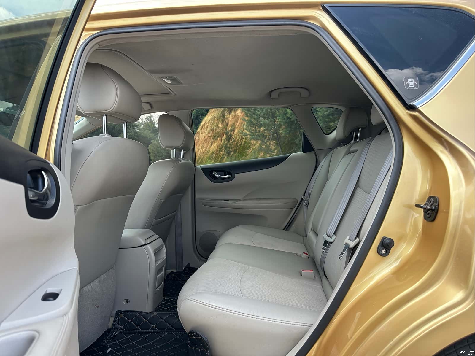 Nissan Tiida, 2012 9