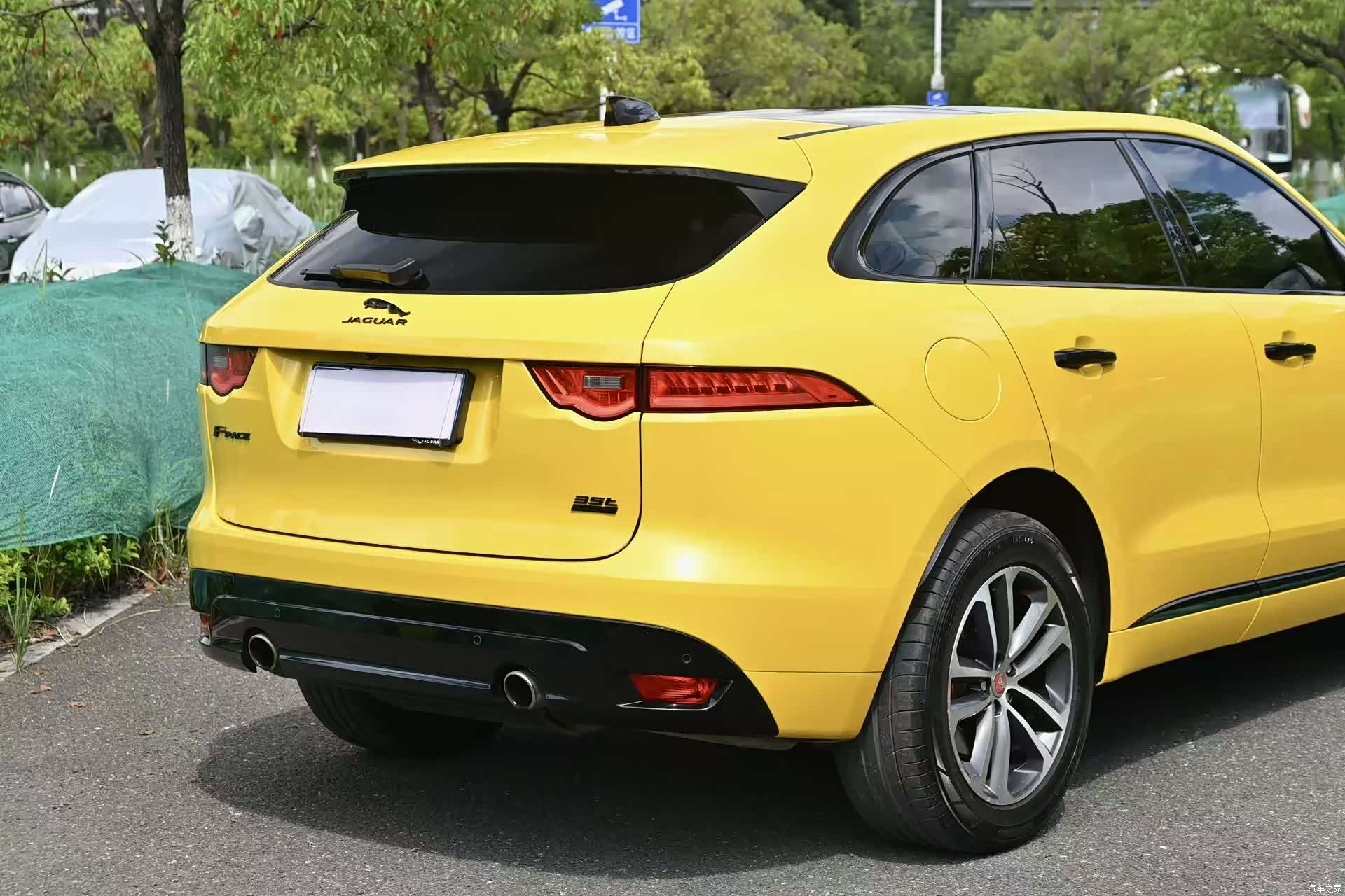 Jaguar F-PACE, 2017 все фото